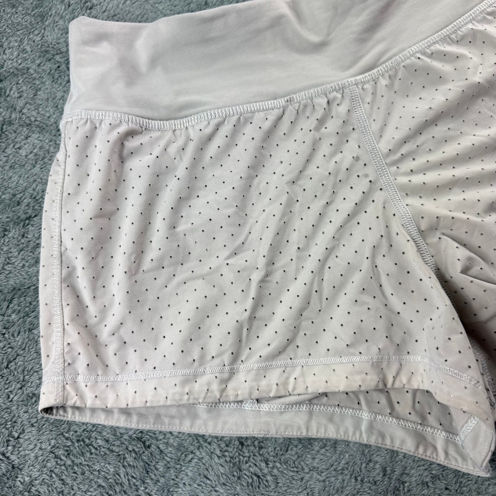 Lululemon Final Lap Shorts Lined Perforated Running Taupe Size 4 LW7AM7S - Picture 4 of 11